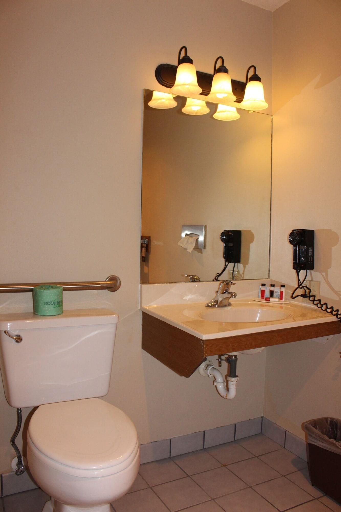 ซูเปอร์ 8 บาย วินด์แฮม แชมเบอร์เลน เซาท์ดาโคตา Hotel เชมเบอร์เลน ภายนอก รูปภาพ