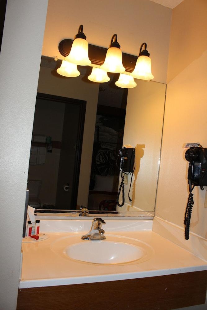 ซูเปอร์ 8 บาย วินด์แฮม แชมเบอร์เลน เซาท์ดาโคตา Hotel เชมเบอร์เลน ภายนอก รูปภาพ